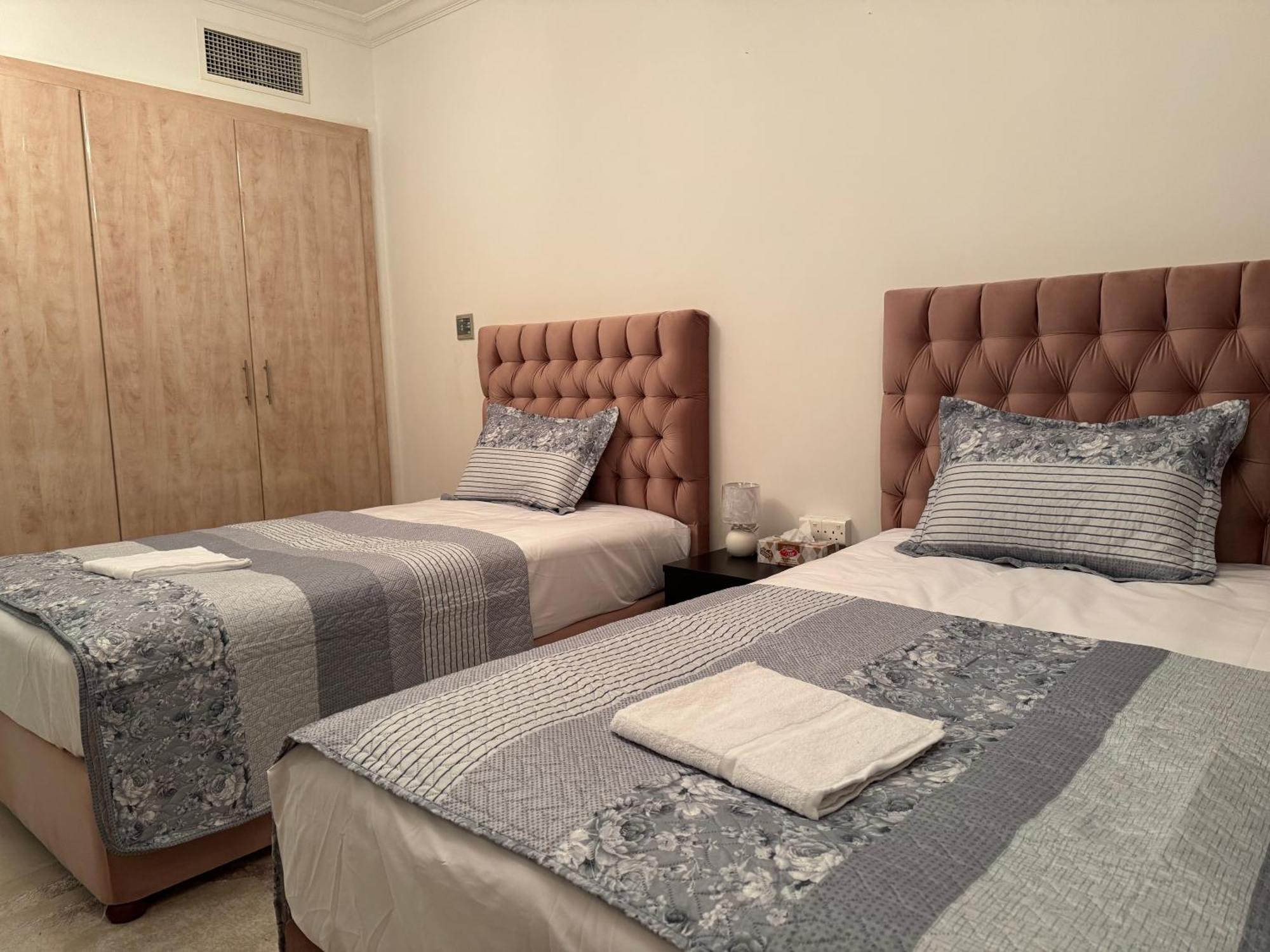 The Family Spot Apartment Sharjah Ngoại thất bức ảnh